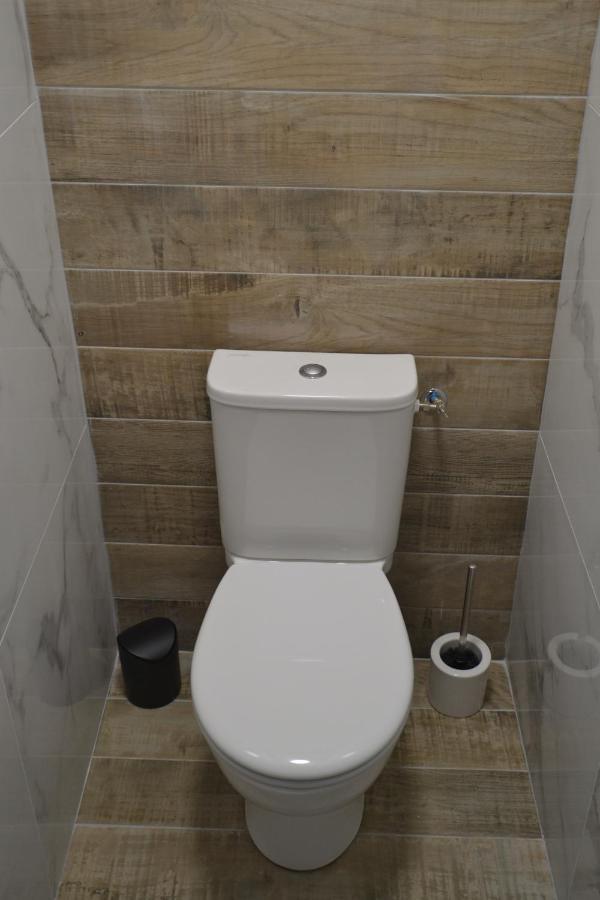 Triplex 110 M2 Centre Historique Avec Jacuzzi Dinan Apartment Exterior photo