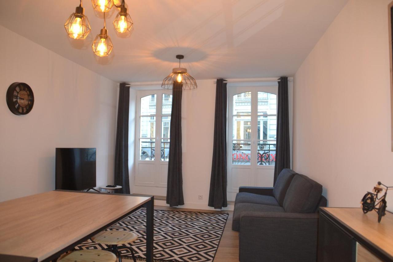 Triplex 110 M2 Centre Historique Avec Jacuzzi Dinan Apartment Exterior photo