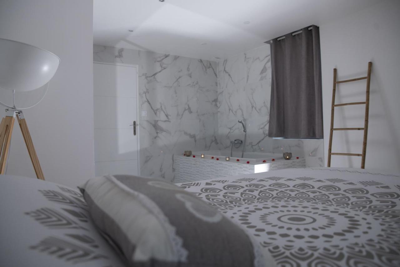 Triplex 110 M2 Centre Historique Avec Jacuzzi Dinan Apartment Exterior photo