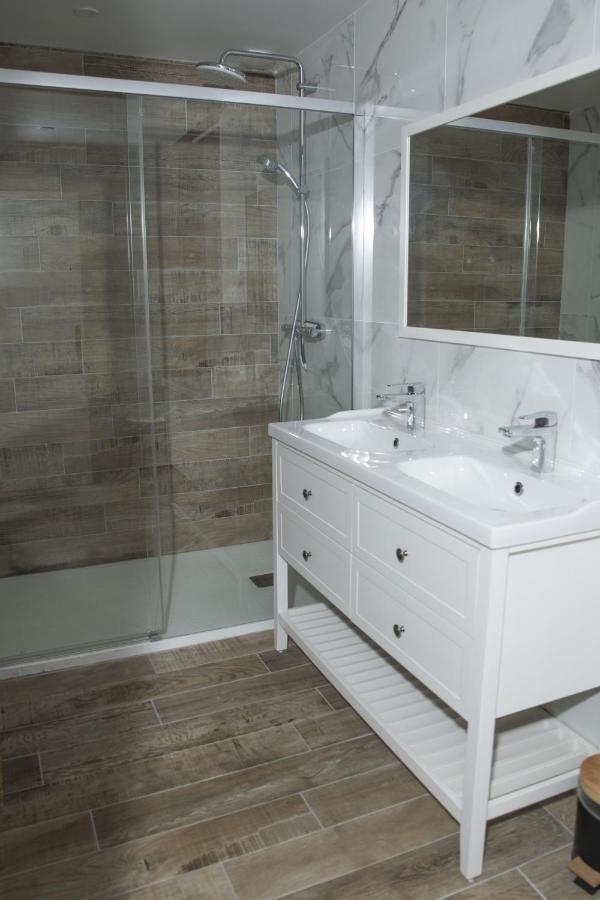 Triplex 110 M2 Centre Historique Avec Jacuzzi Dinan Apartment Exterior photo