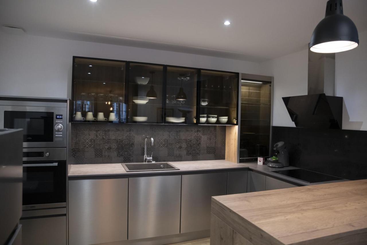 Triplex 110 M2 Centre Historique Avec Jacuzzi Dinan Apartment Exterior photo