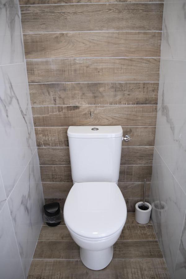 Triplex 110 M2 Centre Historique Avec Jacuzzi Dinan Apartment Exterior photo