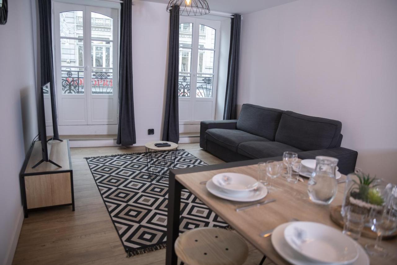 Triplex 110 M2 Centre Historique Avec Jacuzzi Dinan Apartment Exterior photo